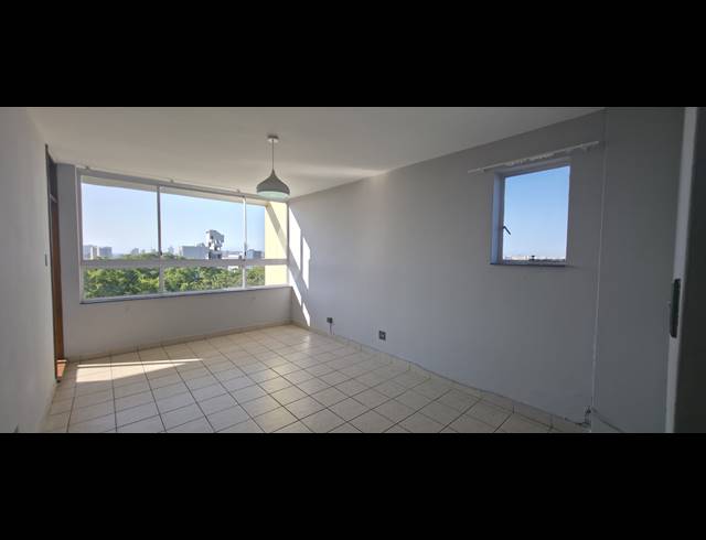 1.5 BEDROOM APARTMENT TO LET IN MORNINGSIDE